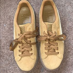 Rihanna creepers🧡